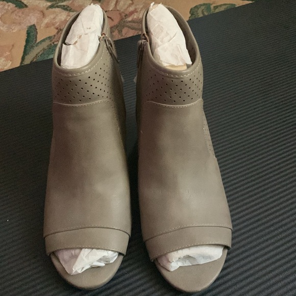 NWOT a. n. a. heels - Picture 2 of 3